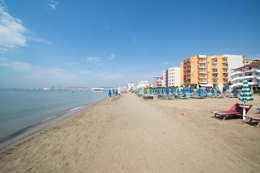 Vila M Vera Rooms With Kitchen And Apartments Durrës Eksteriør bilde