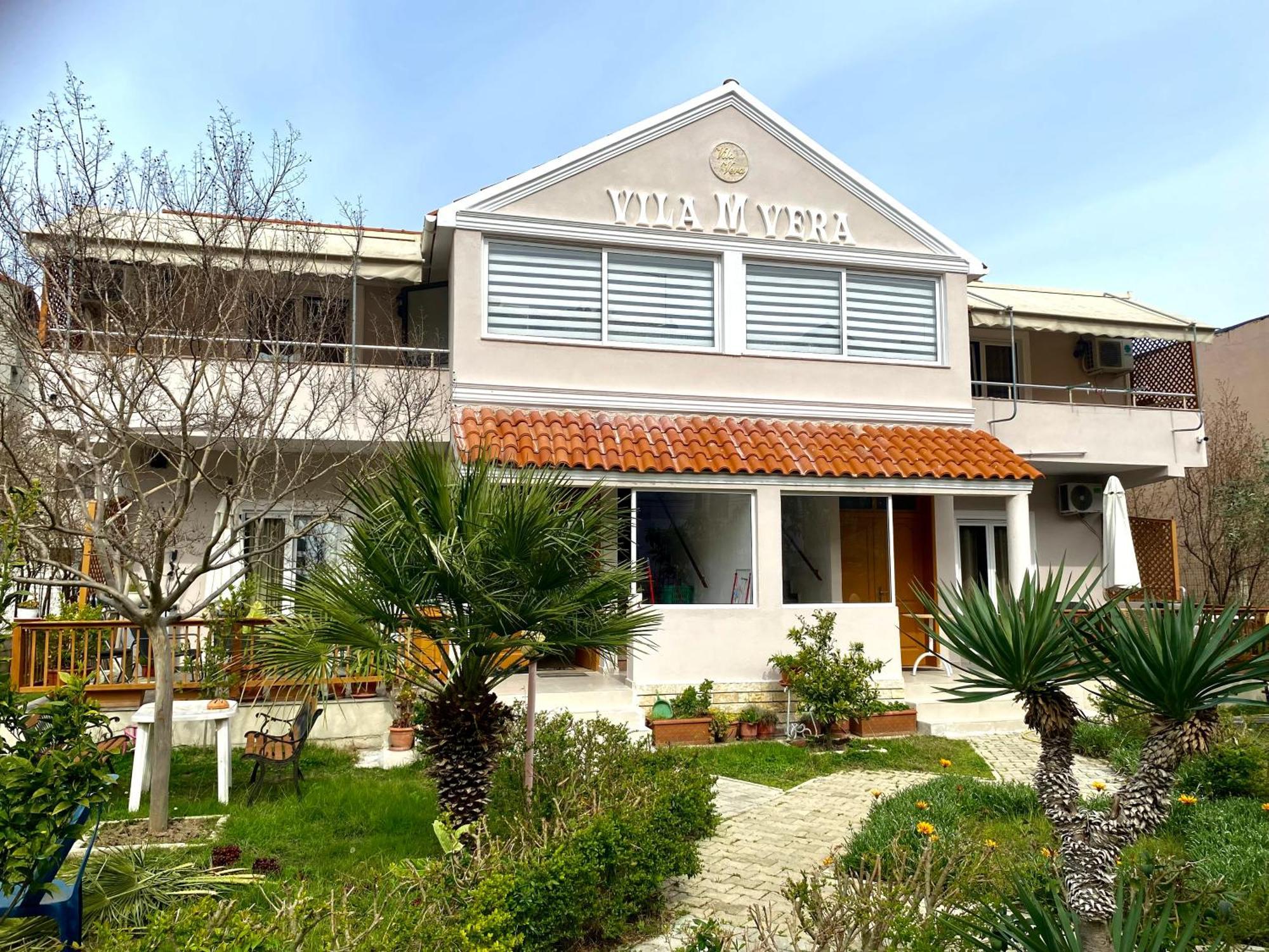 Vila M Vera Rooms With Kitchen And Apartments Durrës Eksteriør bilde