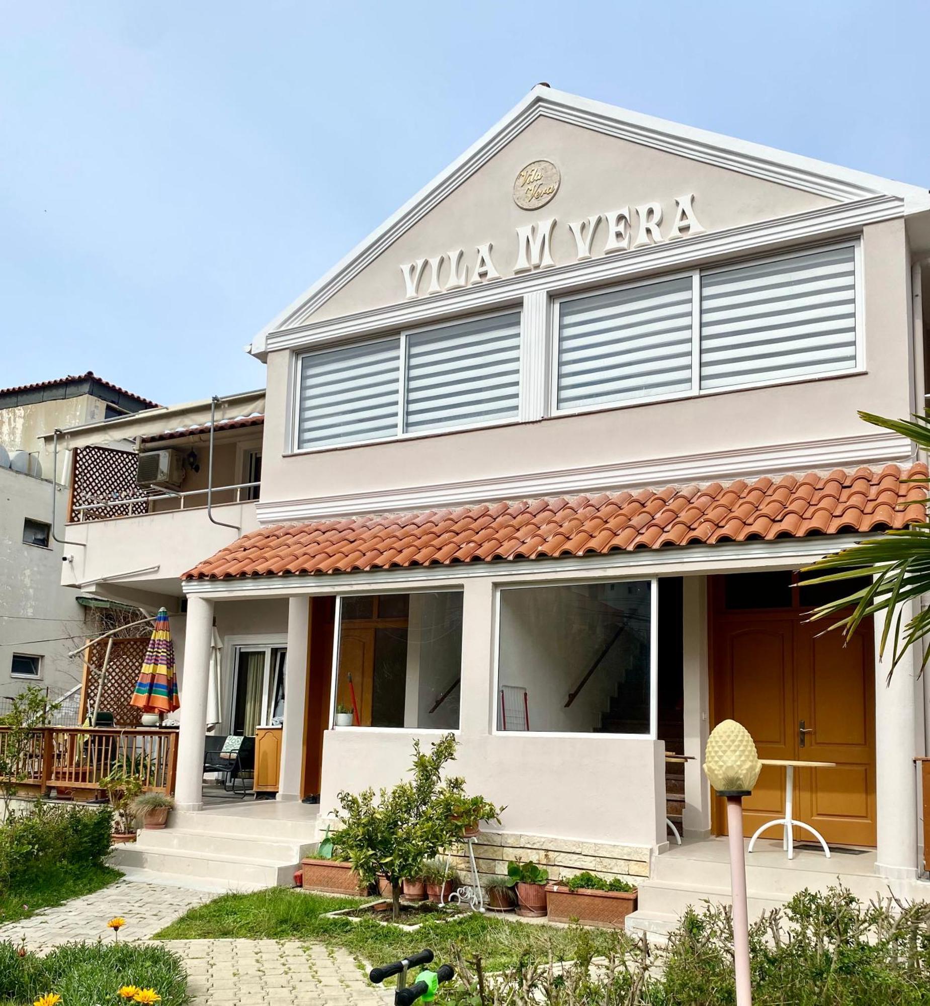 Vila M Vera Rooms With Kitchen And Apartments Durrës Eksteriør bilde
