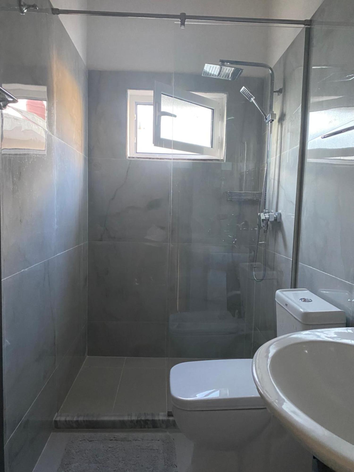 Vila M Vera Rooms With Kitchen And Apartments Durrës Eksteriør bilde