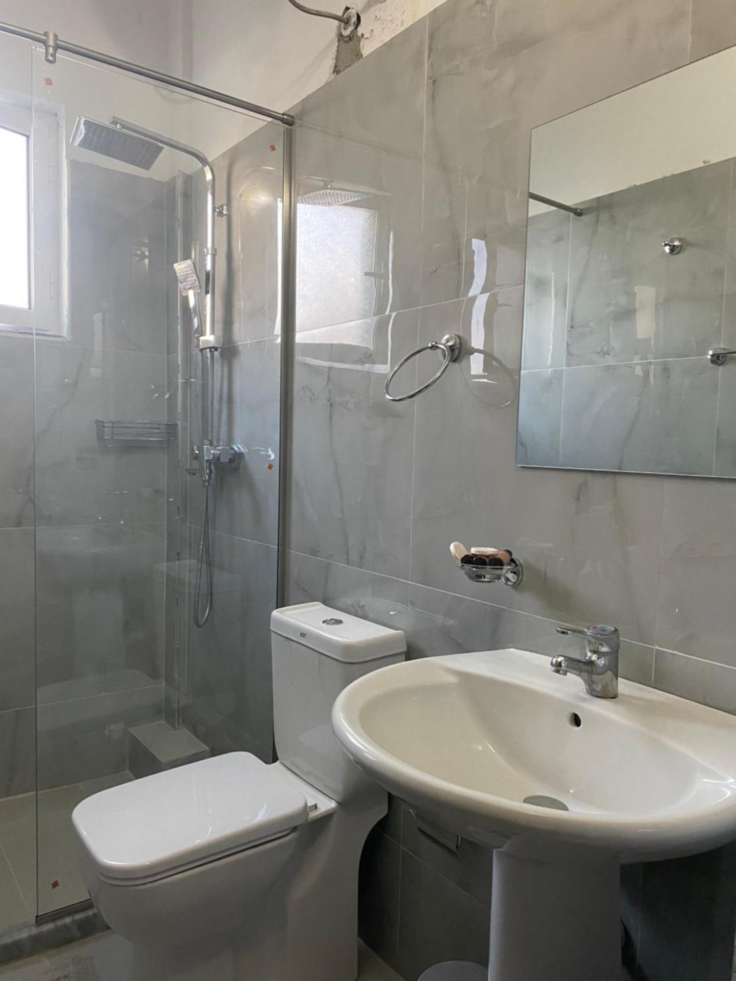 Vila M Vera Rooms With Kitchen And Apartments Durrës Eksteriør bilde