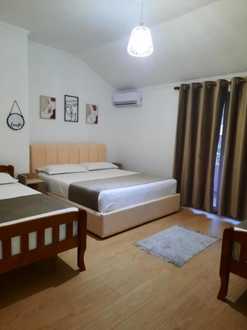 Vila M Vera Rooms With Kitchen And Apartments Durrës Eksteriør bilde