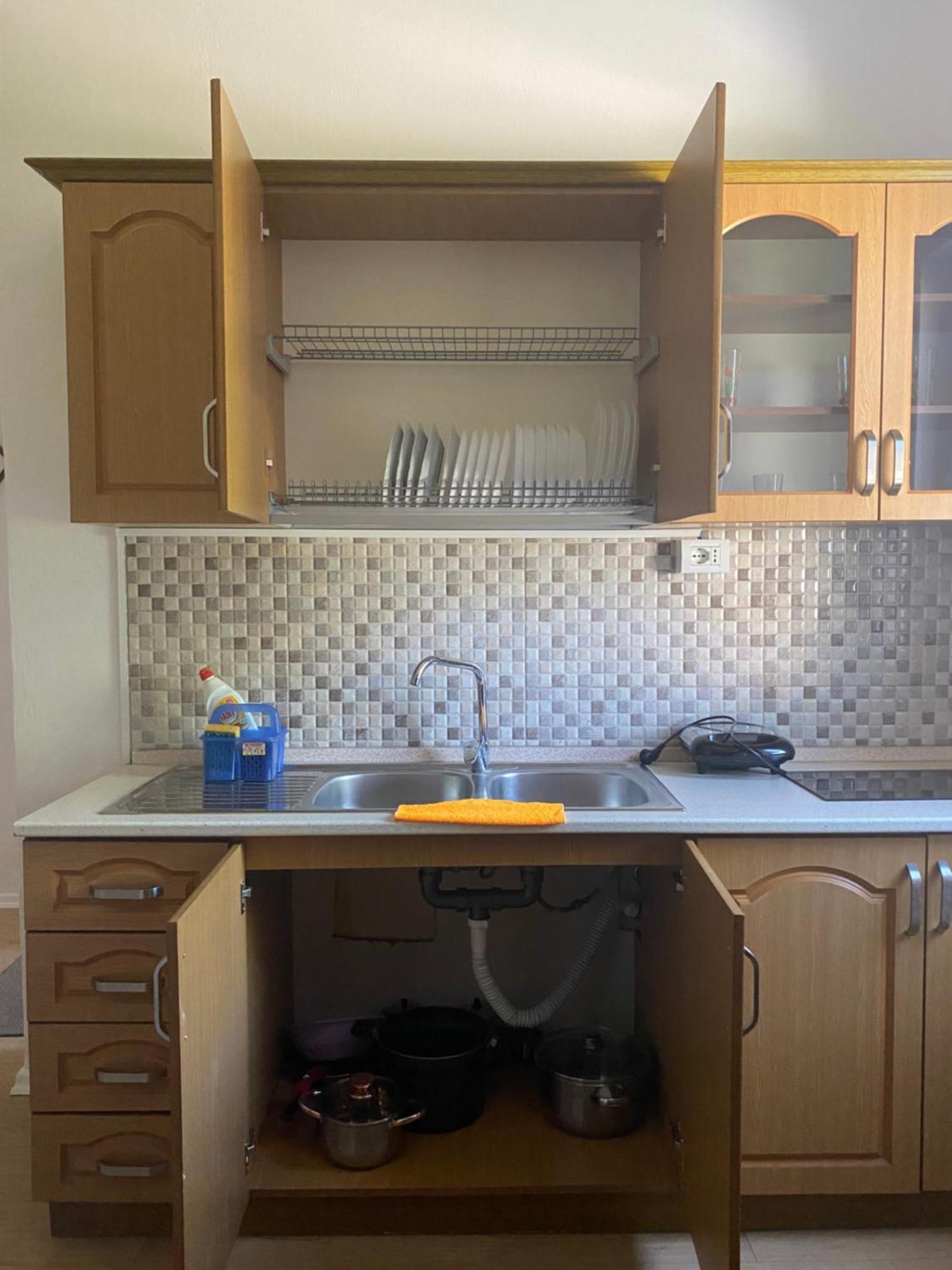 Vila M Vera Rooms With Kitchen And Apartments Durrës Eksteriør bilde